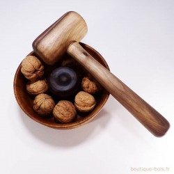 casse noix en bois de noyer
