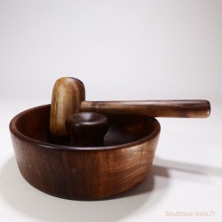 casse noix en bois de noyer avec maillet