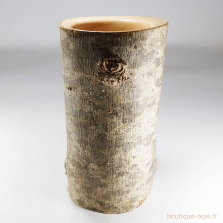 vase en bois de frêne avec écorce