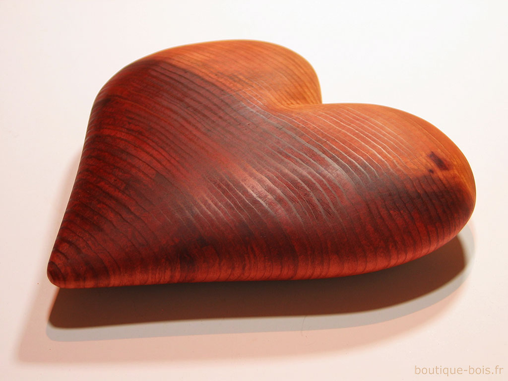 coeur sculpté en bois